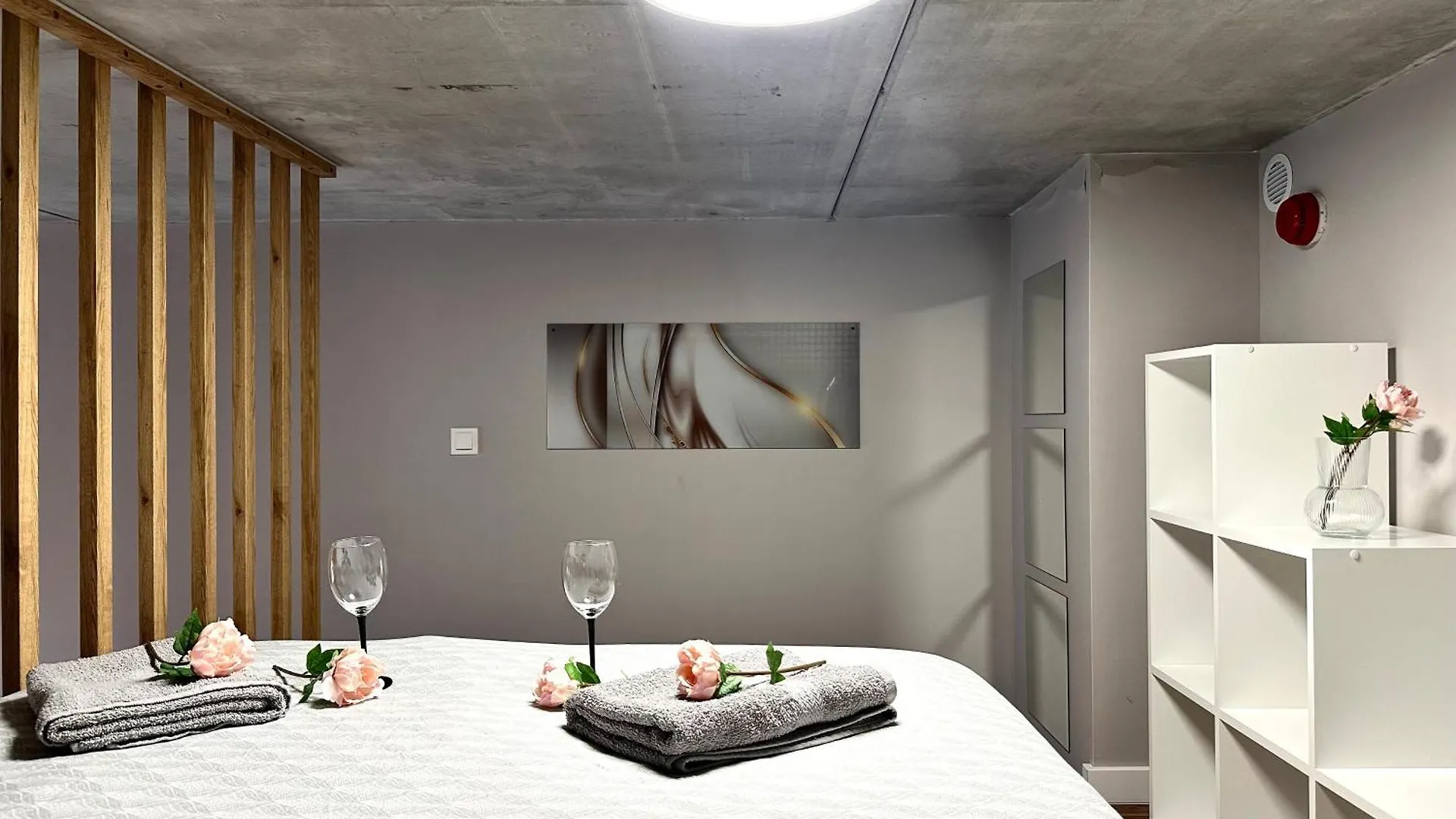 Zarembowicza Apt 36 - Self Check-In 20H - Parking &Lift Wrocław 0*,  Polska